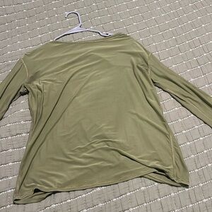 Lululemon top